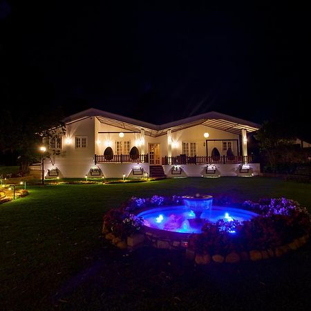 La Grande Villa Нувара-Елія Екстер'єр фото