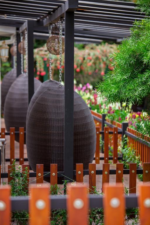La Grande Villa Нувара-Елія Екстер'єр фото